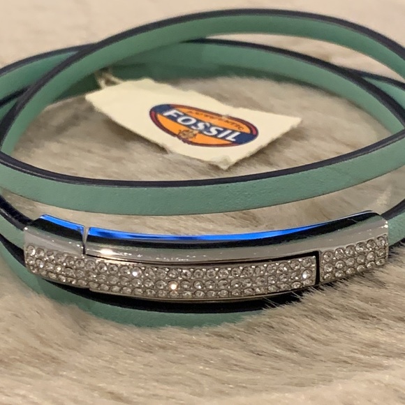NWT Fossil Leather Wrap Bracelet Aqua Rhinestones Silver - Picture 3 of 6